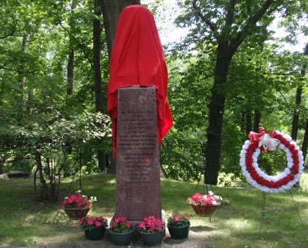 Madame Curie statue covered before rededicaion - Polish Garden