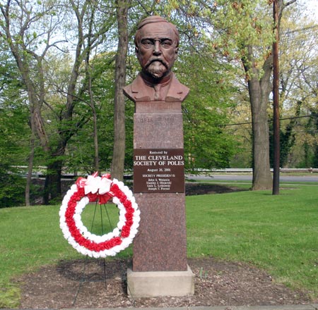 Henryk Sienkiewicz statue at Polish Garden in Cleveland
