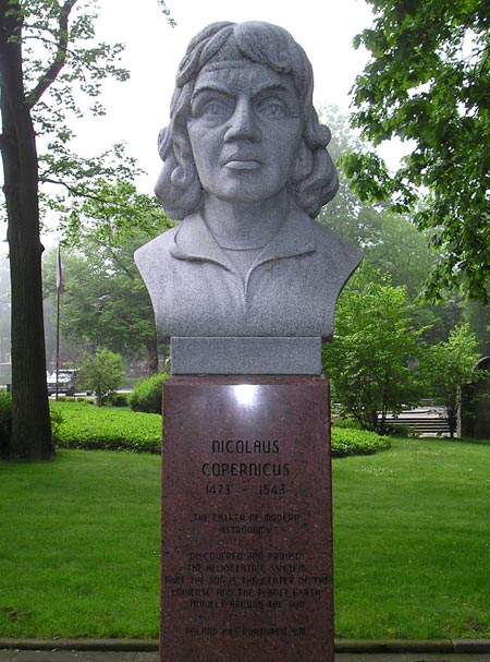Nicoluas Copernicus statue in Polish Cultural Garden in Cleveland, Ohio (photos by Dan Hanson)