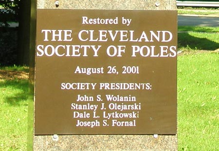 Society of Poles - Henryk Sienkiewicz statue in Polish Cultural Garden in Cleveland, Ohio (photos by Dan Hanson)