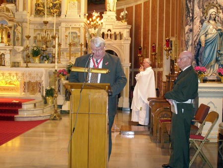 John Borkowski speaks to the congregation