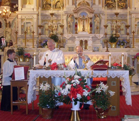 Pastor Rev. Monsignor Leo Telesz and Associate Rev. Jerzy Kusys of St. Casimir
