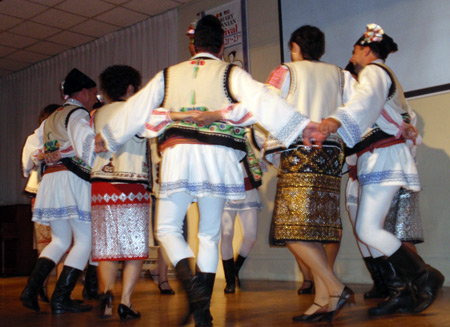 Sezatoarea Romanian Folk Dancers in Cleveland