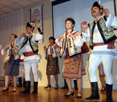 Sezatoarea Romanian Folk Dancers in Cleveland