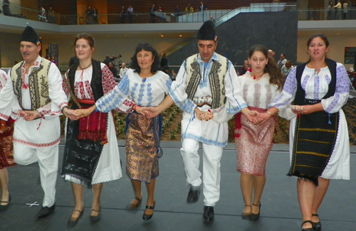 Sezatoarea Romanian Cultural Dancers