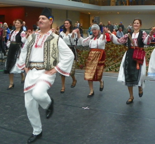Sezatoarea Romanian Cultural Dancers