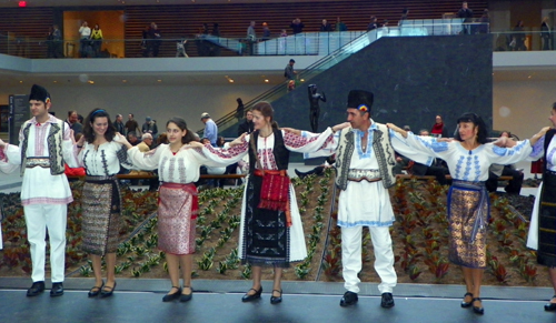 Sezatoarea Romanian Cultural Dancers