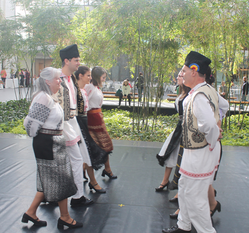 Sezatoarea Romanian Dance Group