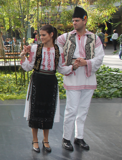Sezatoarea Romanian Dance Group