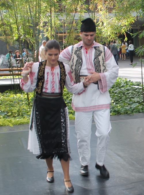 Sezatoarea Romanian Dance Group