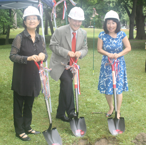 Korean Garden delegation in Russian Cultural Garden