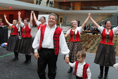 Living Traditions Folk Ensemble 