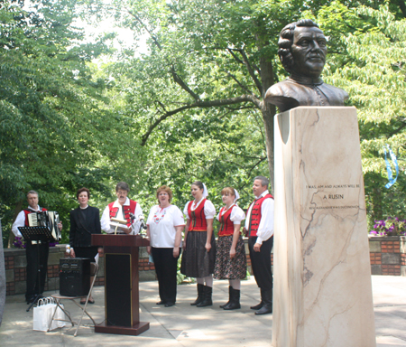 Singing the Rusyn Anthem at Cleveland Garden