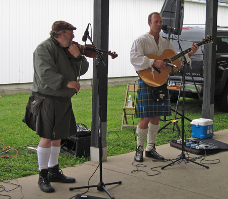 Bariton Charlie Zahm & fiddler Tad Marks