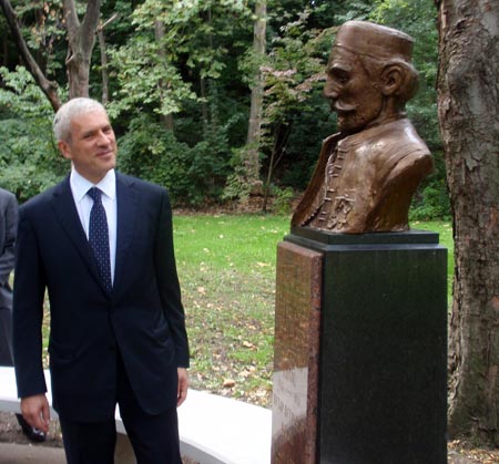 Serbian president Boris Tadic admires bust of Petar Petrovic Njegos 
