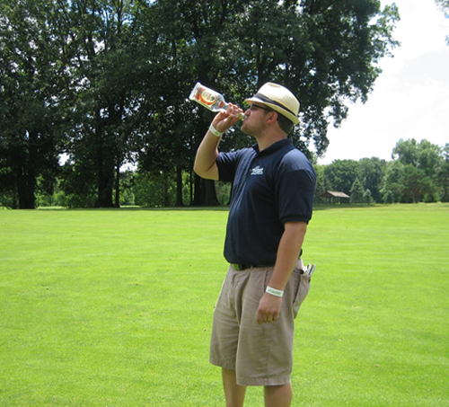 Golfers at Serbian outingdrinking Slivovitz