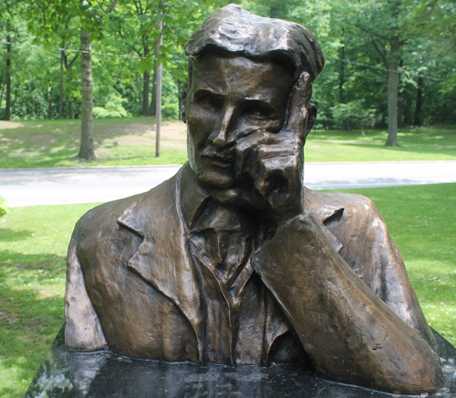 Nikola Tesla bust