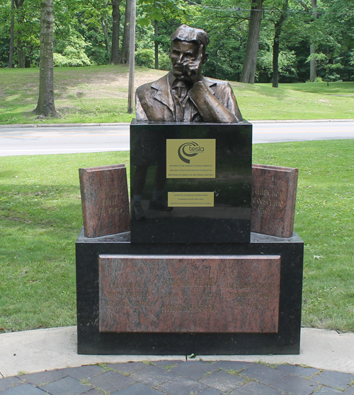 Nikola Tesla bust