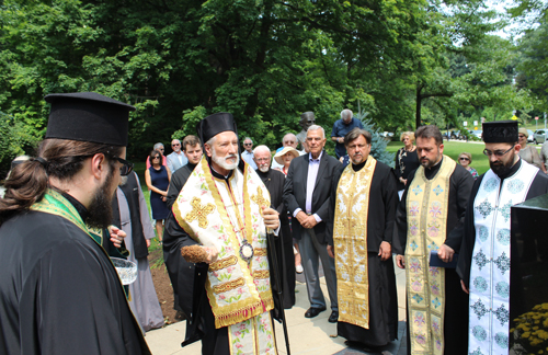 His Grace Bishop Irinej and Very Rev. Dragoslav Kosic led the blessing and dedication of the bust  of Nadezda Petrovic