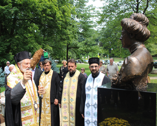 His Grace Bishop Irinej and Very Rev. Dragoslav Kosic led the blessing and dedication of the bust  of Nadezda Petrovic
