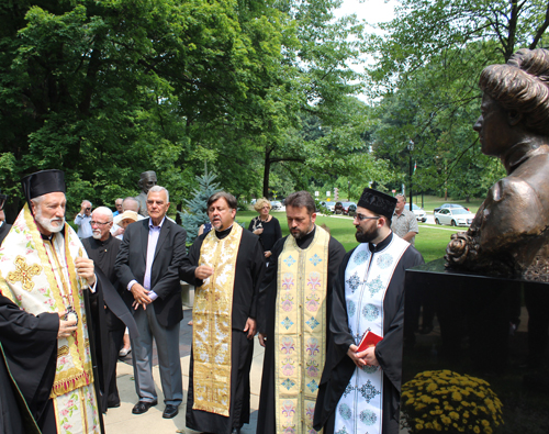 His Grace Bishop Irinej and Very Rev. Dragoslav Kosic led the blessing and dedication of the bust  of Nadezda Petrovic