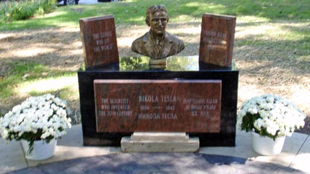 Nikola Tesla Statue in Serbian Cultural Garden in Cleveland - (photos by Dan Hanson)