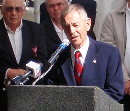 Senator George Voinovich speaks about his Serbian father and the Serbian community