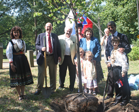 Slovak group around new tree in Cleveland Garden
