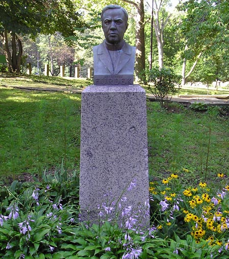 Stefan Furdek statue in Slovak Cultural Garden