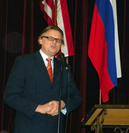 Slovenian Consul Jure Zmauc introduced Lojze Peterle