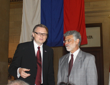 Consul General Jure Zmauc and Mayor Frank Jackson