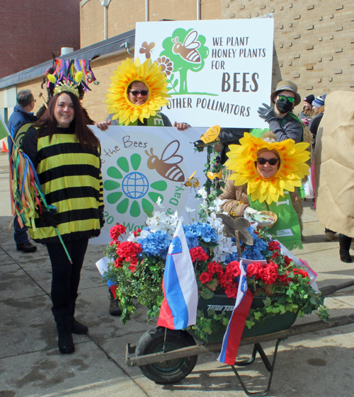 Slovenian bees at Kurentovanje