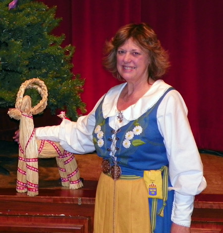 Darlene Nelson with a Julbocken