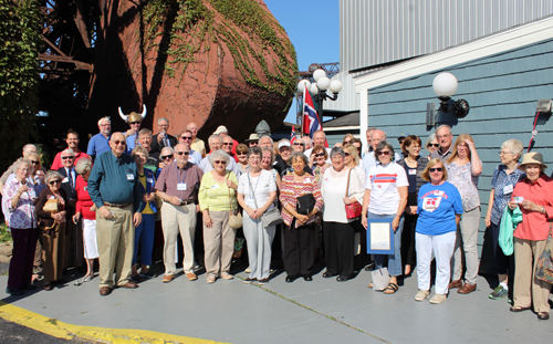 Group photo with the Leif Erikson bust