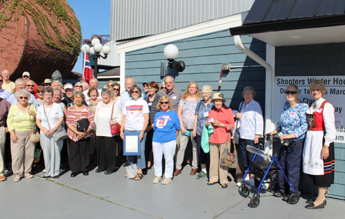 Group photo with the Leif Erikson bust