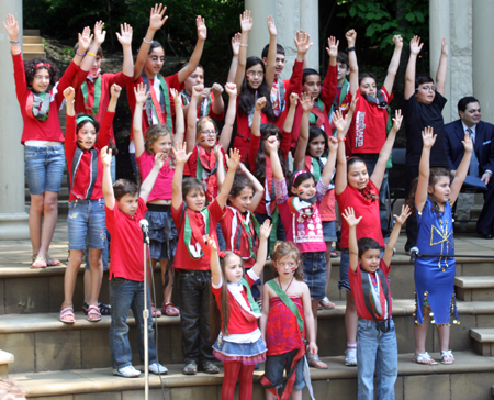 Syrian-American children at Syrian Garden