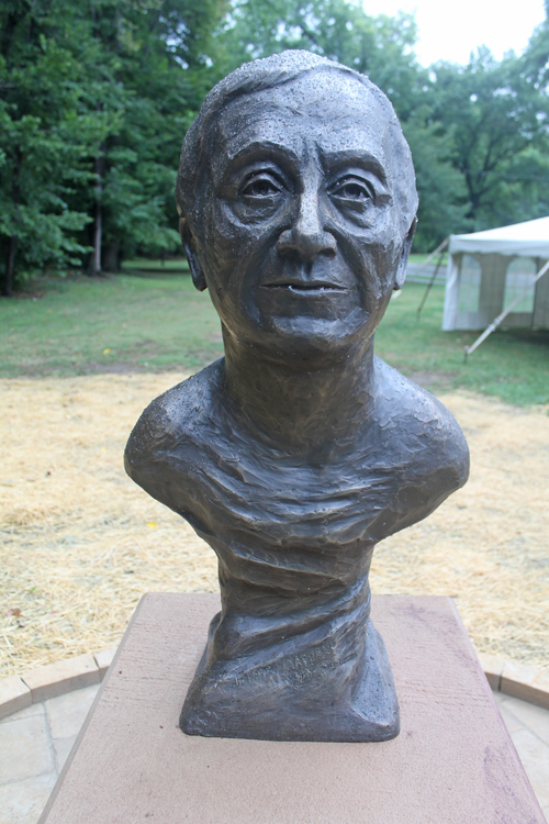 Bust of Nizar Qabbani in Syrian Cultural Garden