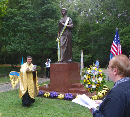 Ukrainian clergy bless the Lesya Ukrainka statue in Cleveland