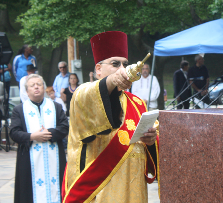 Ukrainian clergy bless the Lesya Ukrainka statue in Cleveland