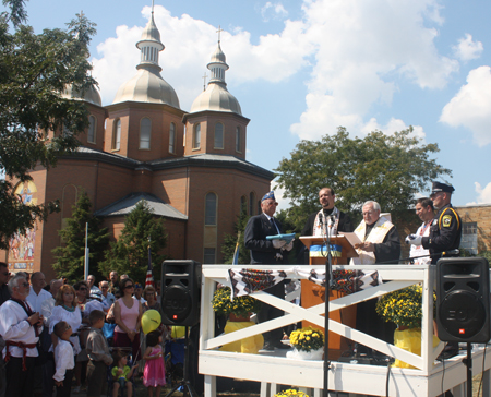 Bishop John Bura of the Ukrainian Catholic Eparchy of St. Josaphat and St Vladimir Ukrainian orthodox Cathedral Assistant Pastor Rev. Michael Hontaruk blessed the flags of Ukraine and the United States