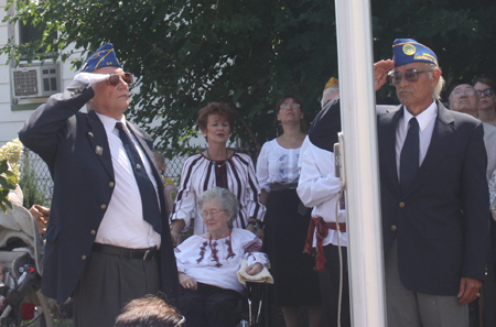 Raising of the flag of Ukraine - vets salute