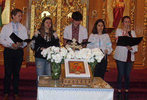 Ukrainian Student group at Holodomor event at St Vladimir Cathedral