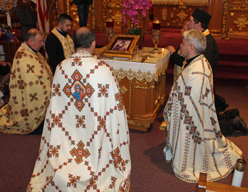 Clergy at St. Vladimir raly for Ukraine