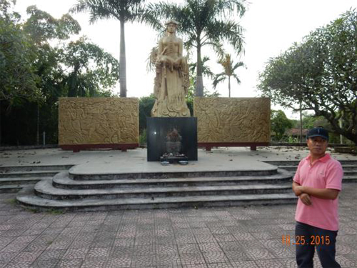 Altar and memorial for Thai women and children who died from French Air attack. Left side plaque and meaning provided earlier in photographs. Right side shows the women and children trying to escape the air bombing. My guide, Mr. Thin, ex-plains the Thai version of what happened.
