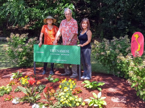 Gia Hoa Ryan, Joseph Meissner and Oanh Loi-Powell