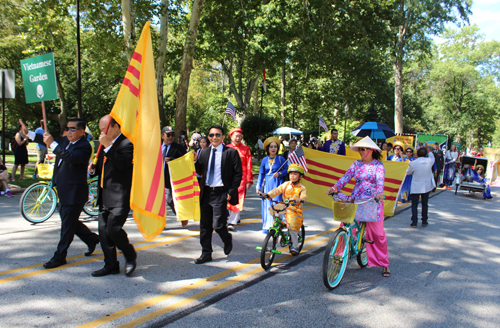 Vietnamese Cultural Garden marching in Parade of Flags in Cleveland on One World Day 2018