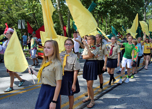 Lithuanian Cultural Garden in the Parade of Flags at 2018 One World Day