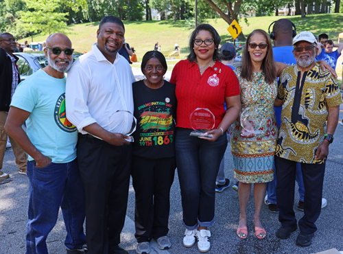 Obie Sheleon, Pernell Jones, Laveta Ewing, Meredith Turner, Yvonne Conwell and Carl Ewing