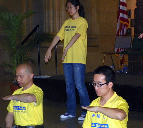 Falun Gong Exercises from members of the Ohio Falun Dafa Association
