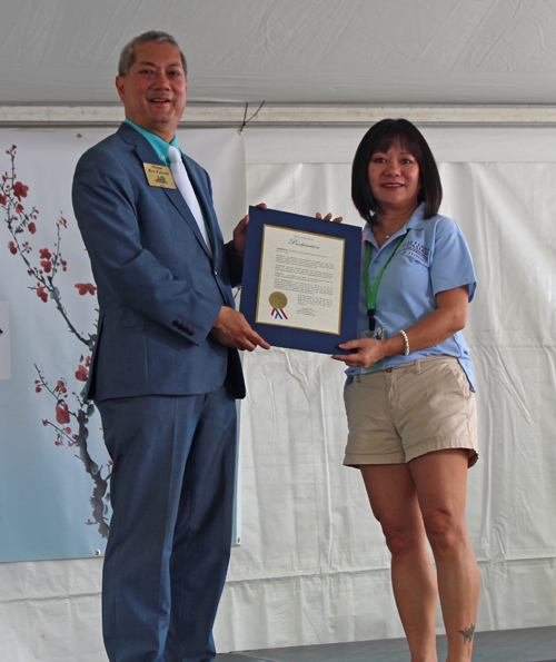 Mayor Ron Falconi and Oanh Powell